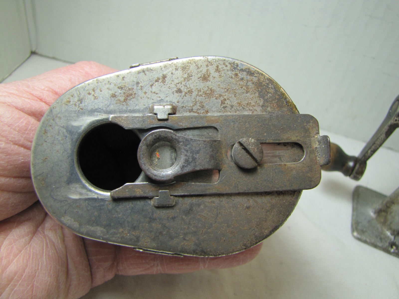 Vintage UNBRANDED Automatic Pencil Sharpener USED
