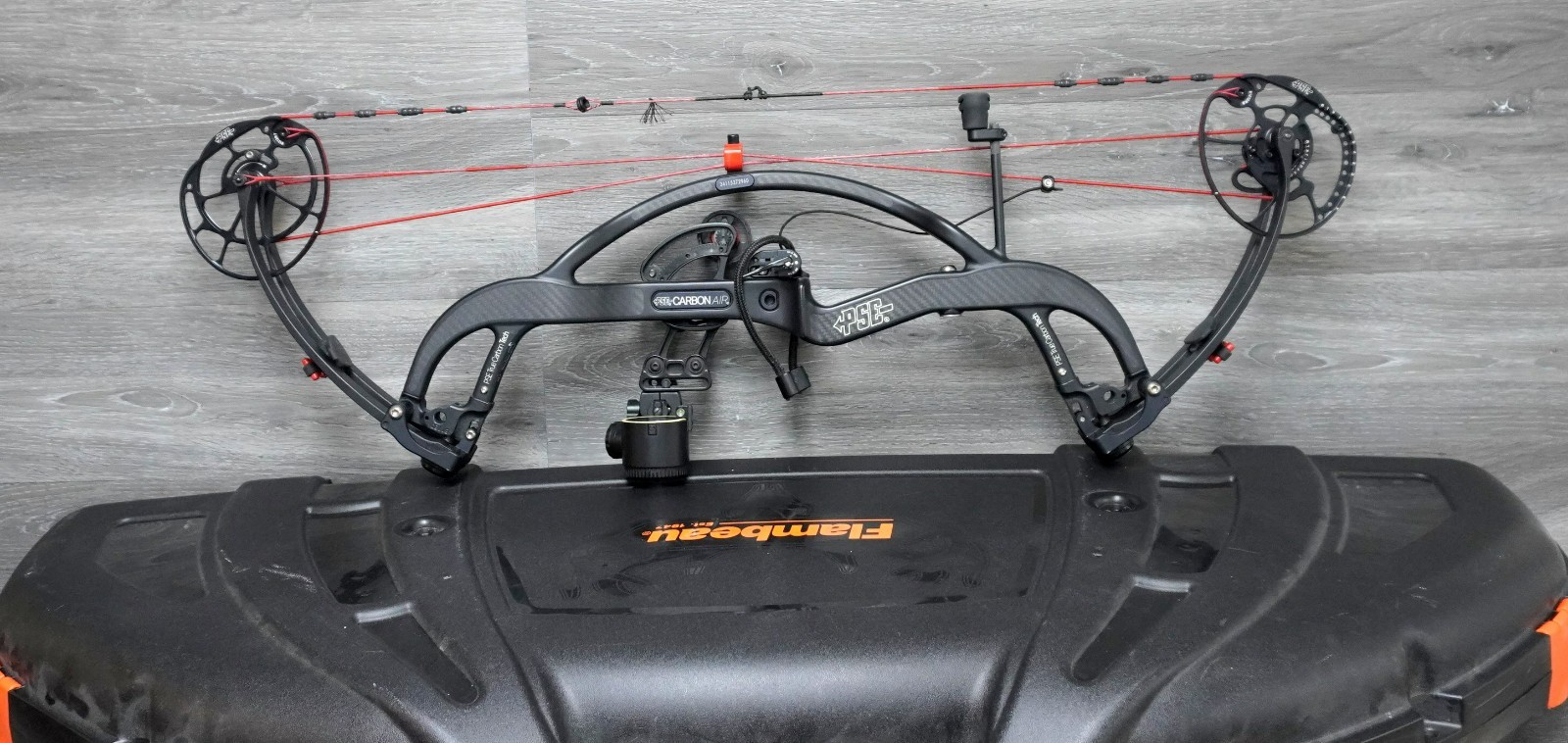 PSE Carbon Air compound bow w/Protective Case