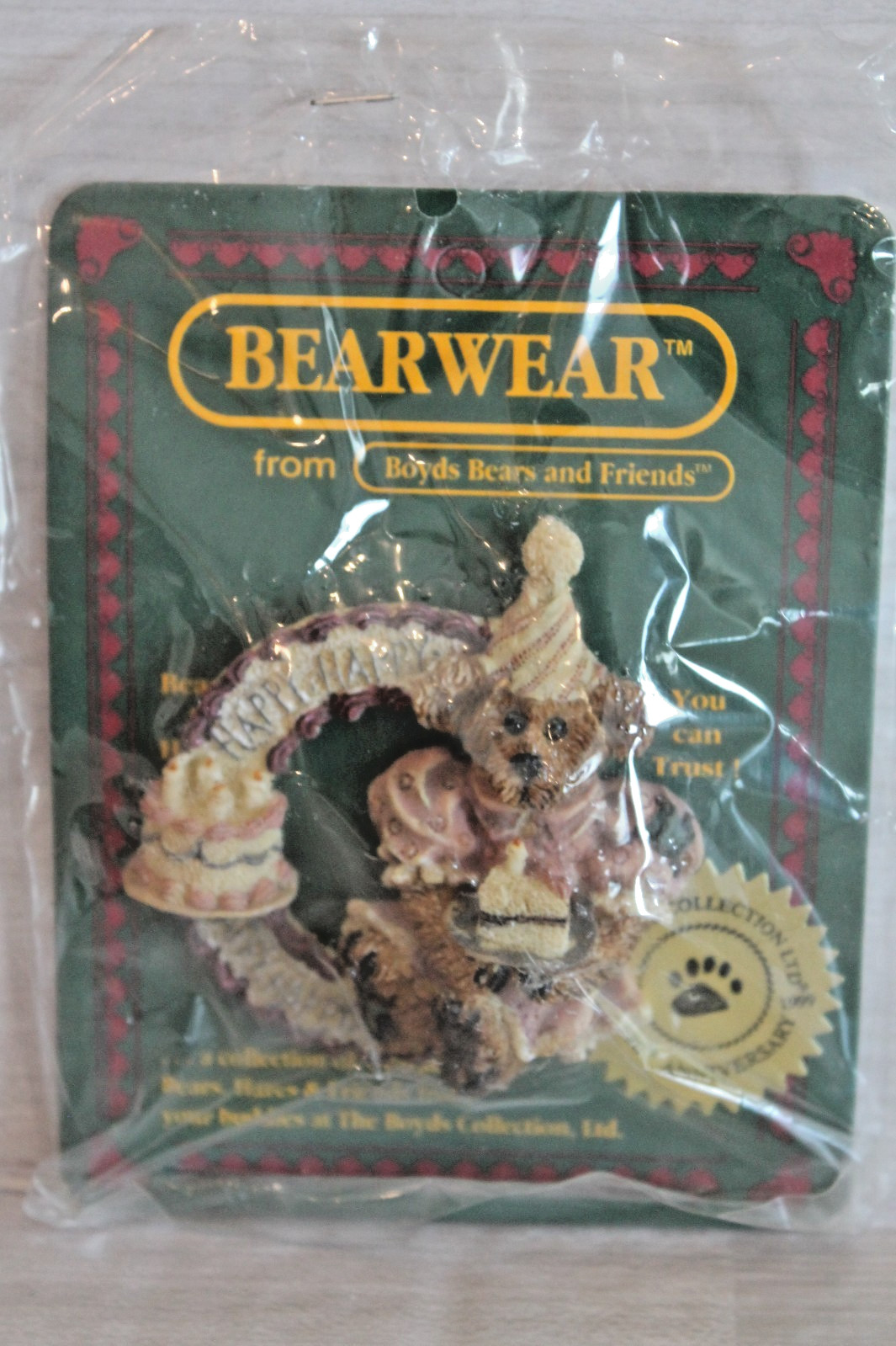 Vintage 1995 Boyd's Bears "Bailey...Birthday Wishes" Pin Brooch #26117 NEW