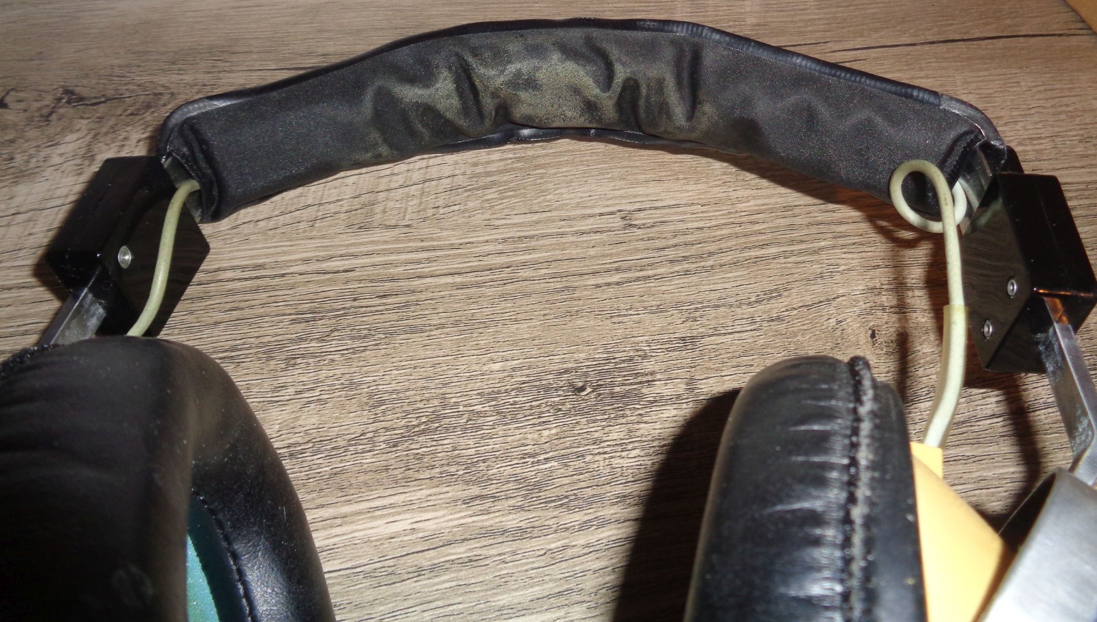 Revere Electronics Hush-A-Com Aviation Pilot Communication Headset
