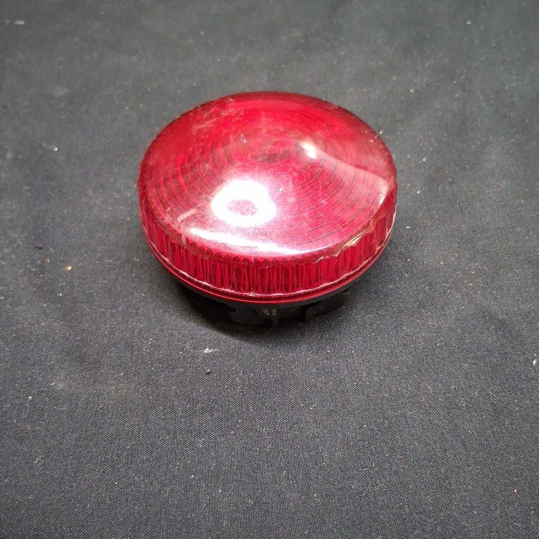 Red Plastic Wearable Pocket Clip Battery Operated Personal Visibility Light