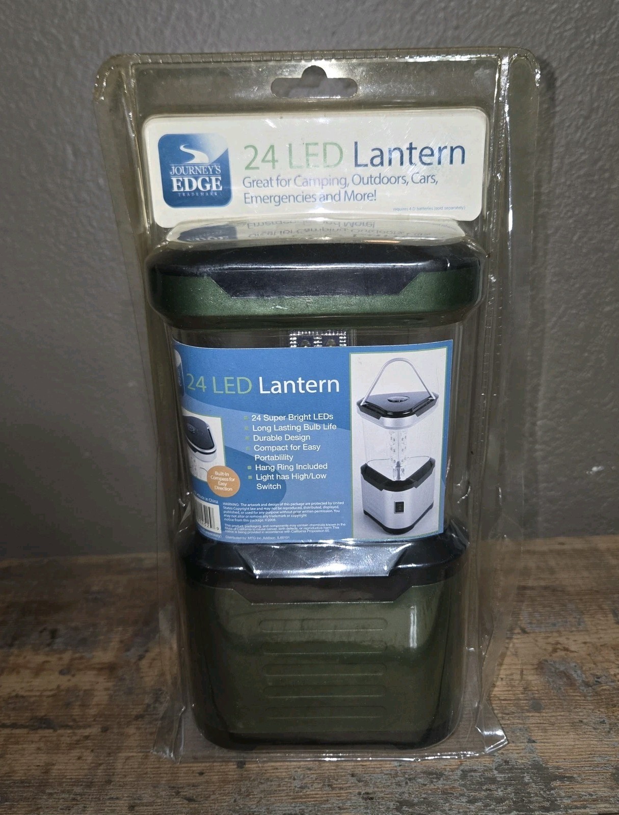 Journey's Edge 24 LED Triangular Camping Lantern Light w Compass & Hanger New