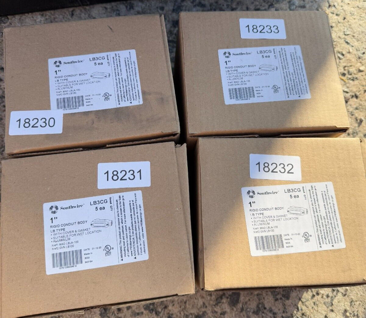 BOX OF (5 Southwire LB3CG 1-Inch LB Conduit Body with Cover Southwire