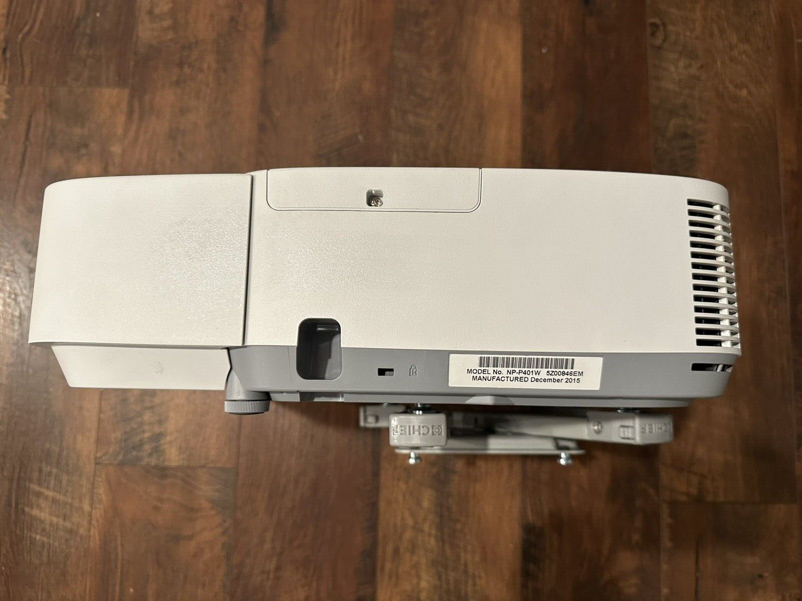 NEC P401W 3LCD Projector HDMI & Chief ceiling mount