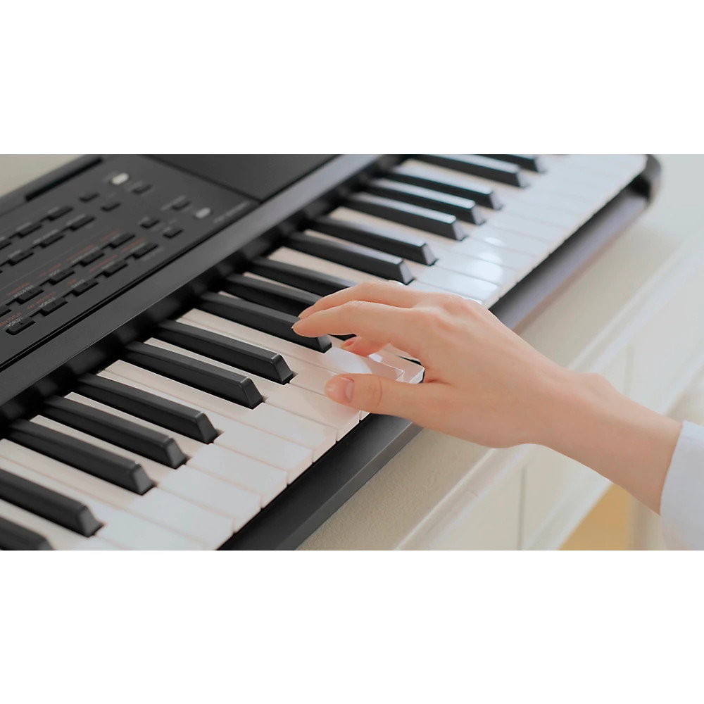 Yamaha YPTW320 76Key Portable Keyboard
