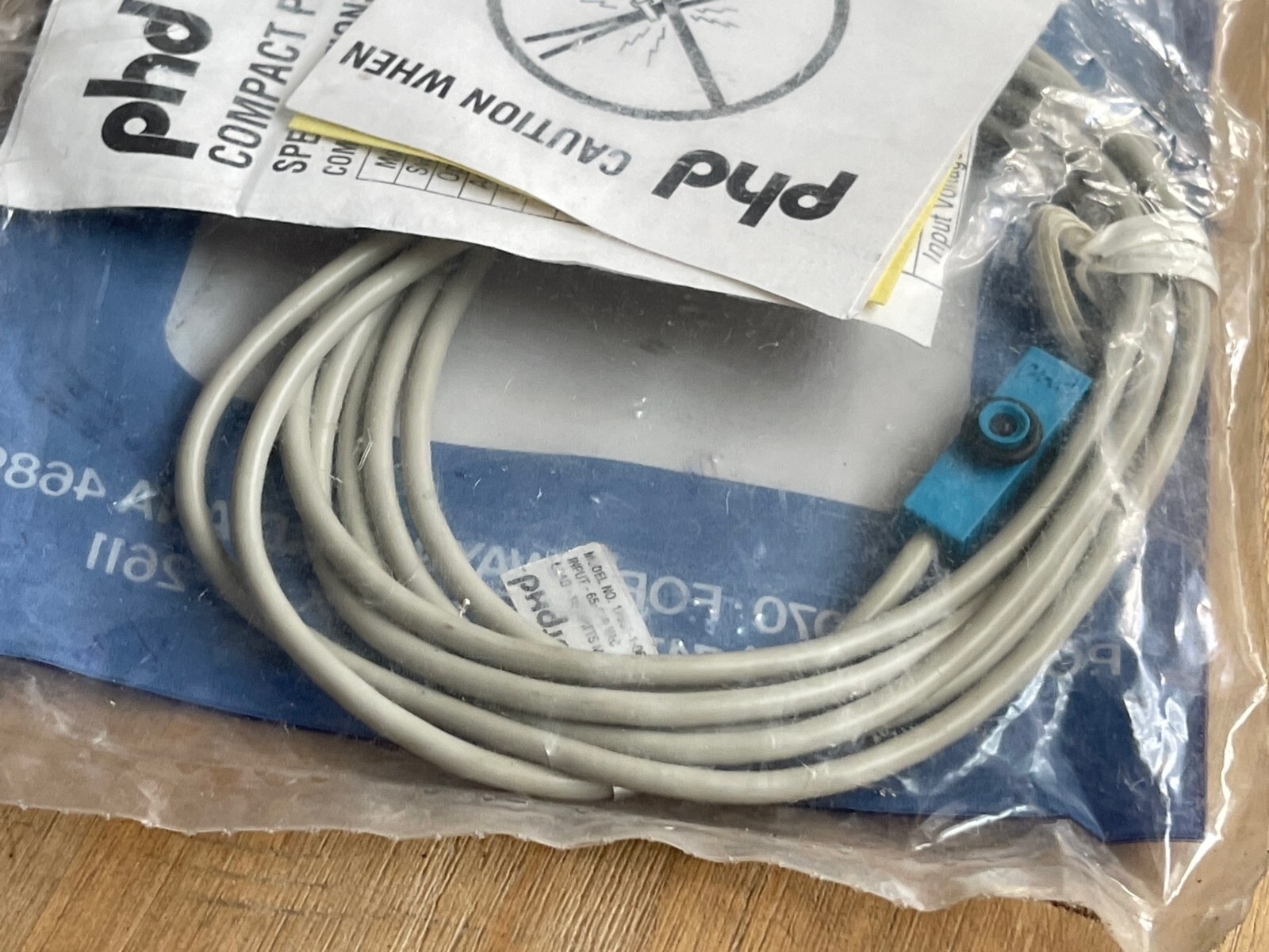 PHD 17501-1-06 COMPACT PROXIMITY SENSOR NEW