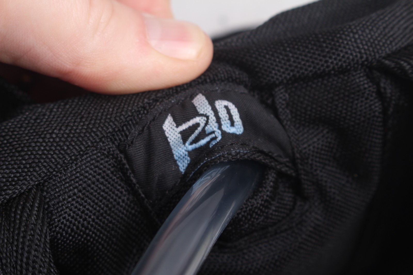 Quest 2L Hydration Daypack Backpack w/ Bladder Hiking Outdoors Black Summer