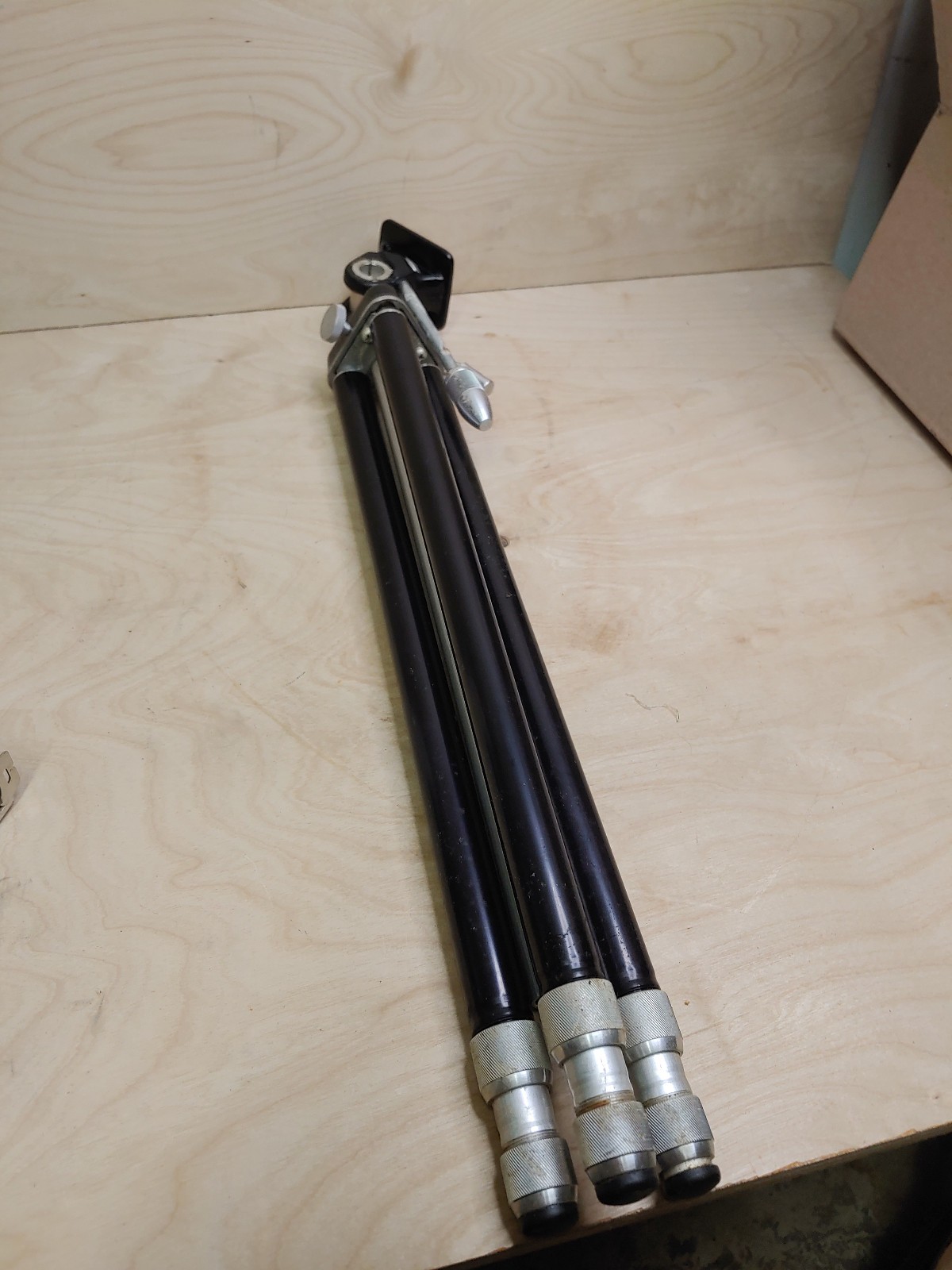 Vintage Fairfax Elevator Tripod 20" to 61"