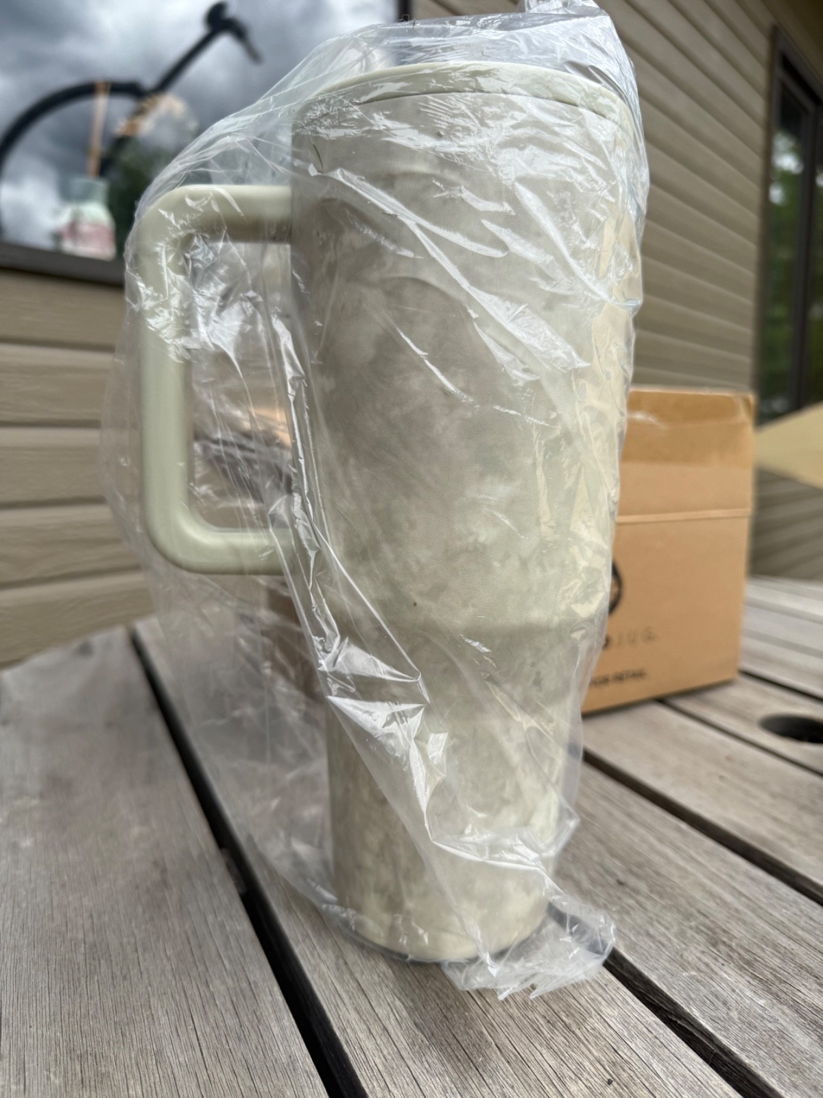 HydroJug x Fabletics Traveler 40oz Dried Sage Limited Ed. In hand. SOLD OUT. New