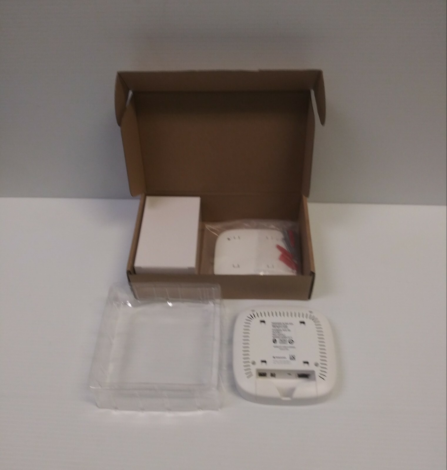 Rigado Cascade-500-V  radiant RFID Gateway