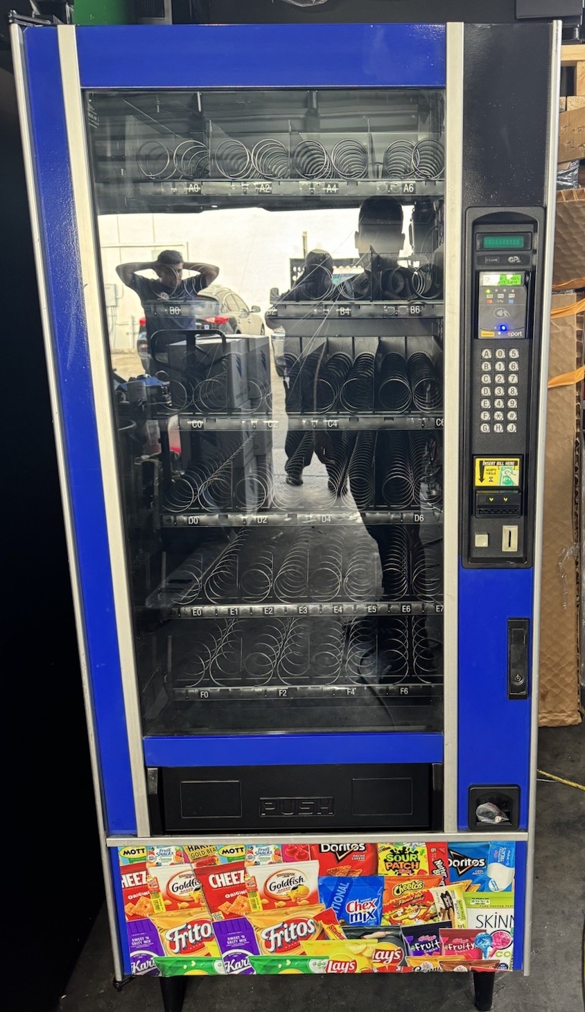 Crane 168 Snack Machine