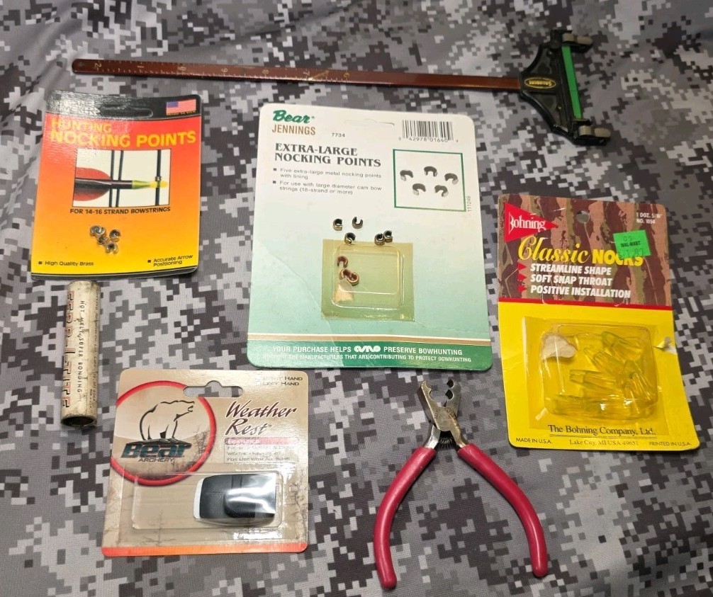 BOW ARCHERY LOT SAUNDERS SQUARE BEAR REST NOCKS PLIERS 5/16 NOCKS FERR-L-TITE