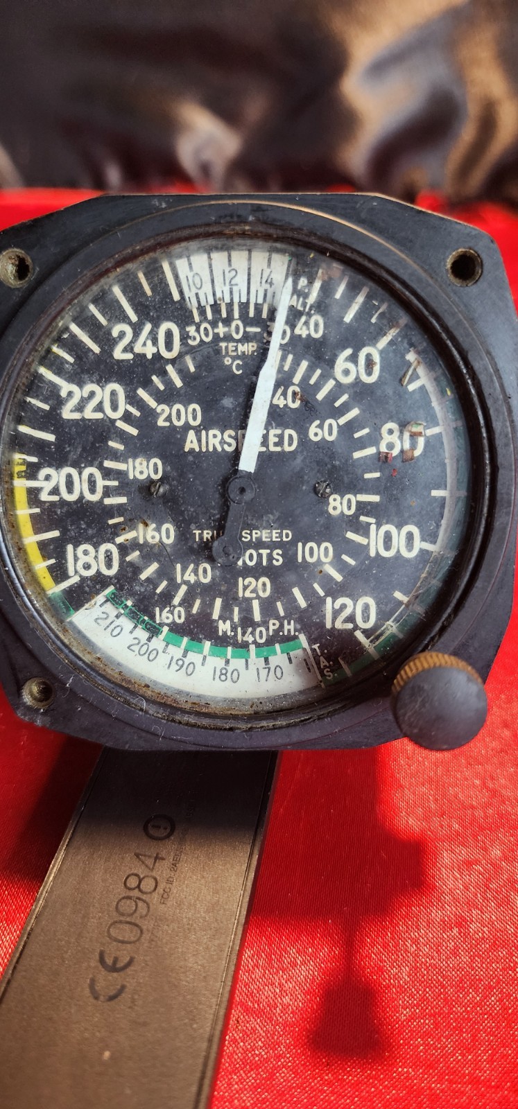United Instruments, Inc. Airspeed Indicator