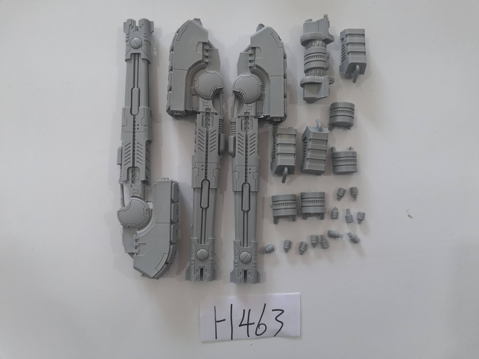 Uncolored model Tau Ta'Unar Supremacy Armour WOW
