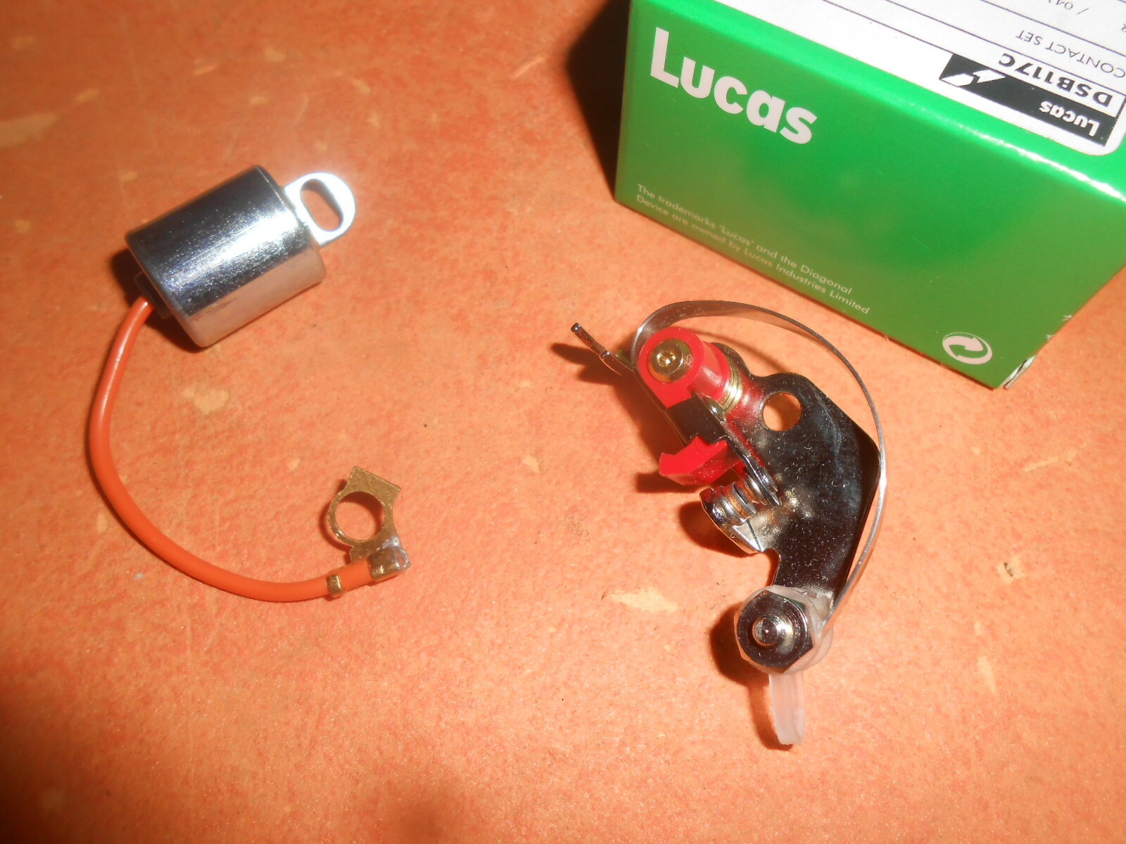 ROVER P6 3500, V8 (1972-77) LUCAS IGNITION CONTACT SET & CONDENSER