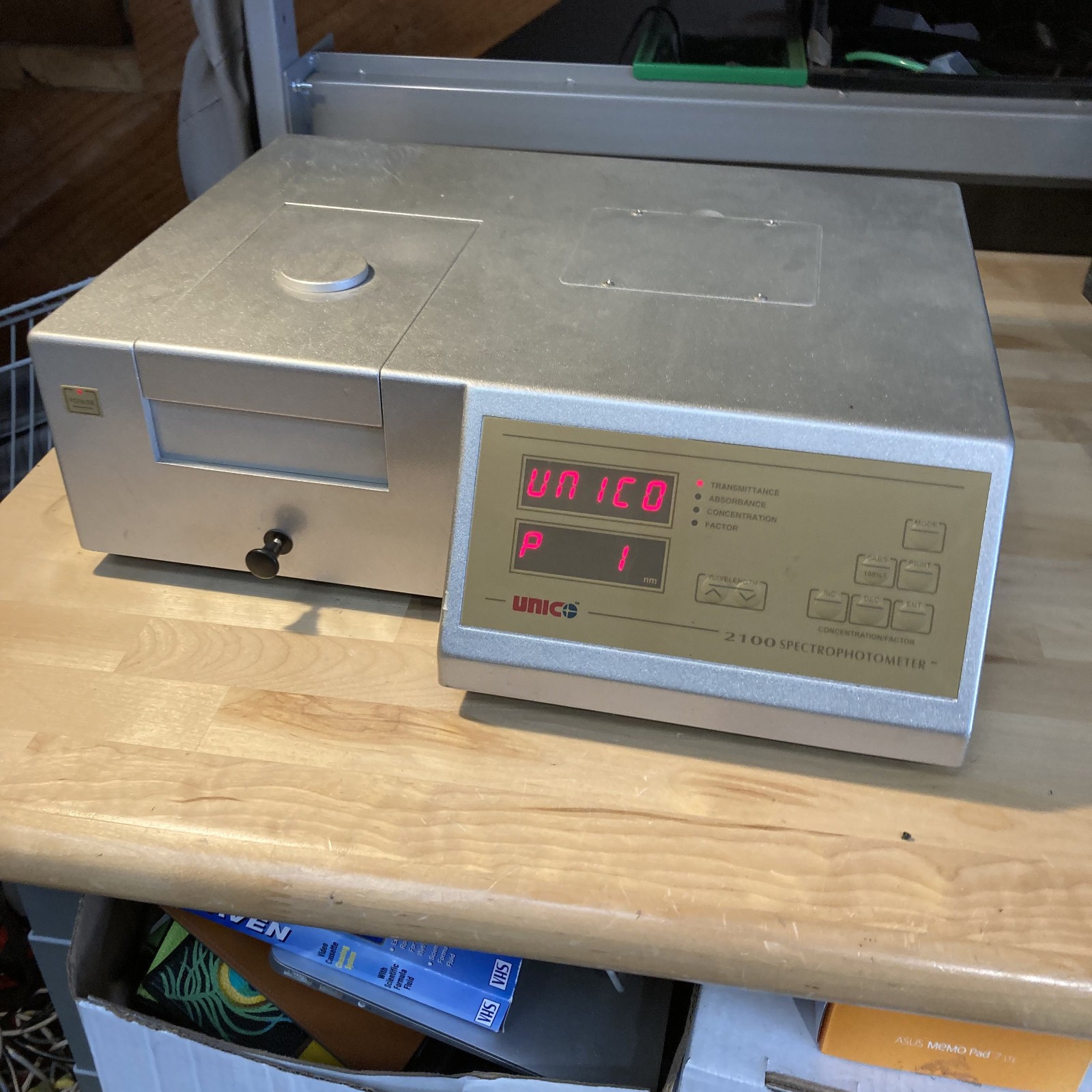 Unico Model 2100 Spectrophotometer 5nm Slit, 1200 Lines/mm With Manual