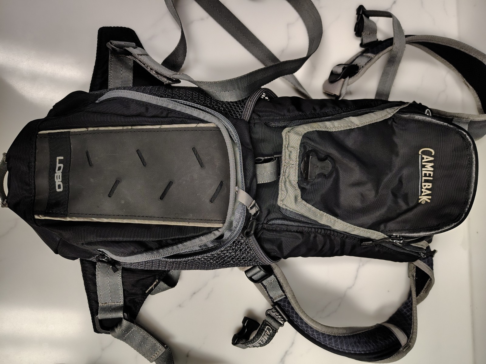 Camelbak LOBO Hydration Pack Daypack With Bladder. Hiking, Camping, Running