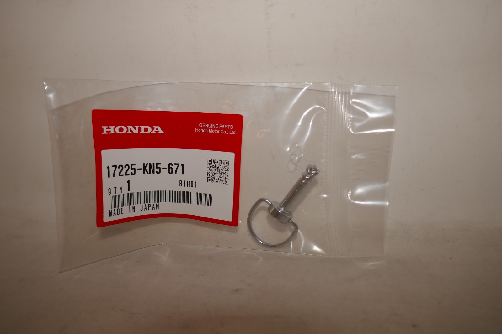 OEM Honda Stud 6x21 17225-KN5-671 XR350 XR600 TRX500 TRX680 XR650 XR250 XR400