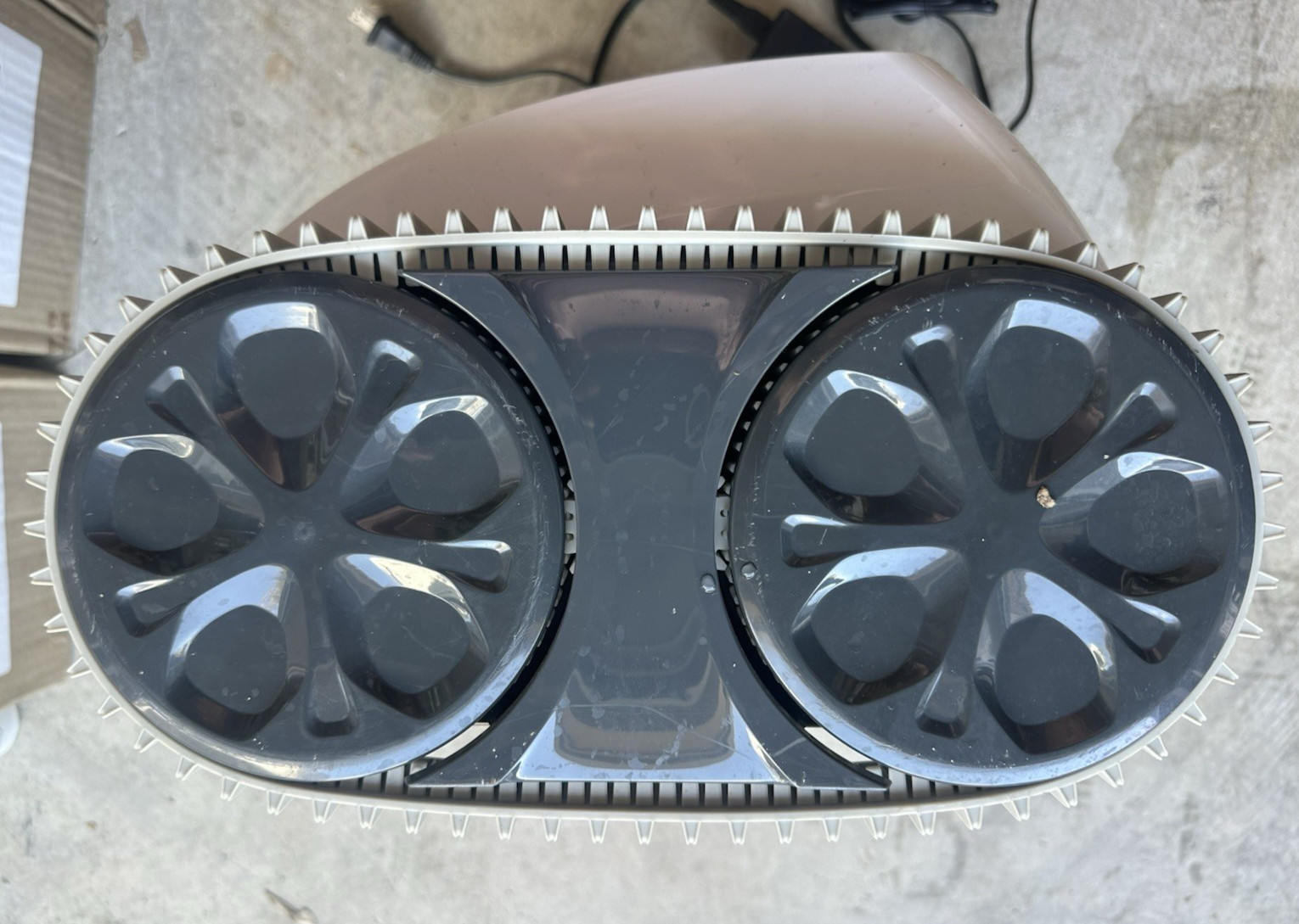 WYBOT Robotic Pool Cleaner Osprey 700 Pro FOR PARTS OR REPAIR - Non-Working