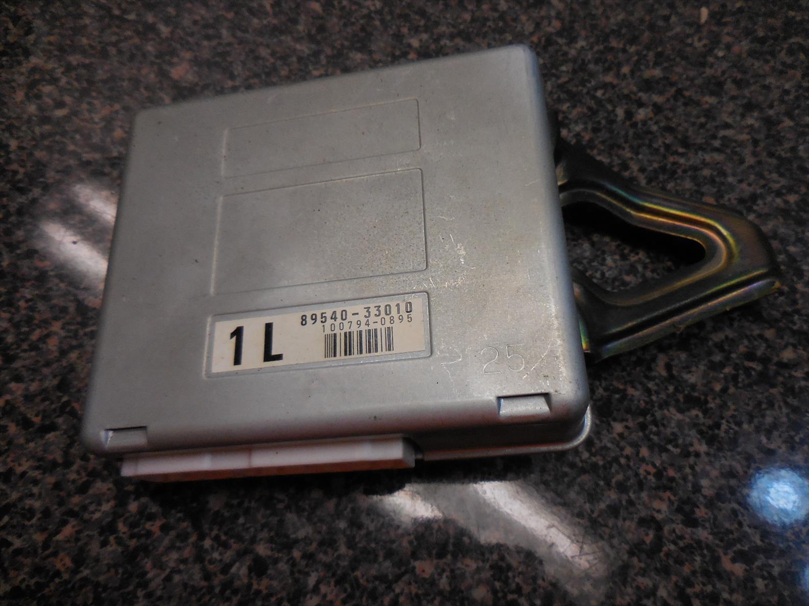 1996 LEXUS ES 300 CRUISE CONTROL ACTUATOR MODULE UNIT 88200-33010 OEM ES300 96