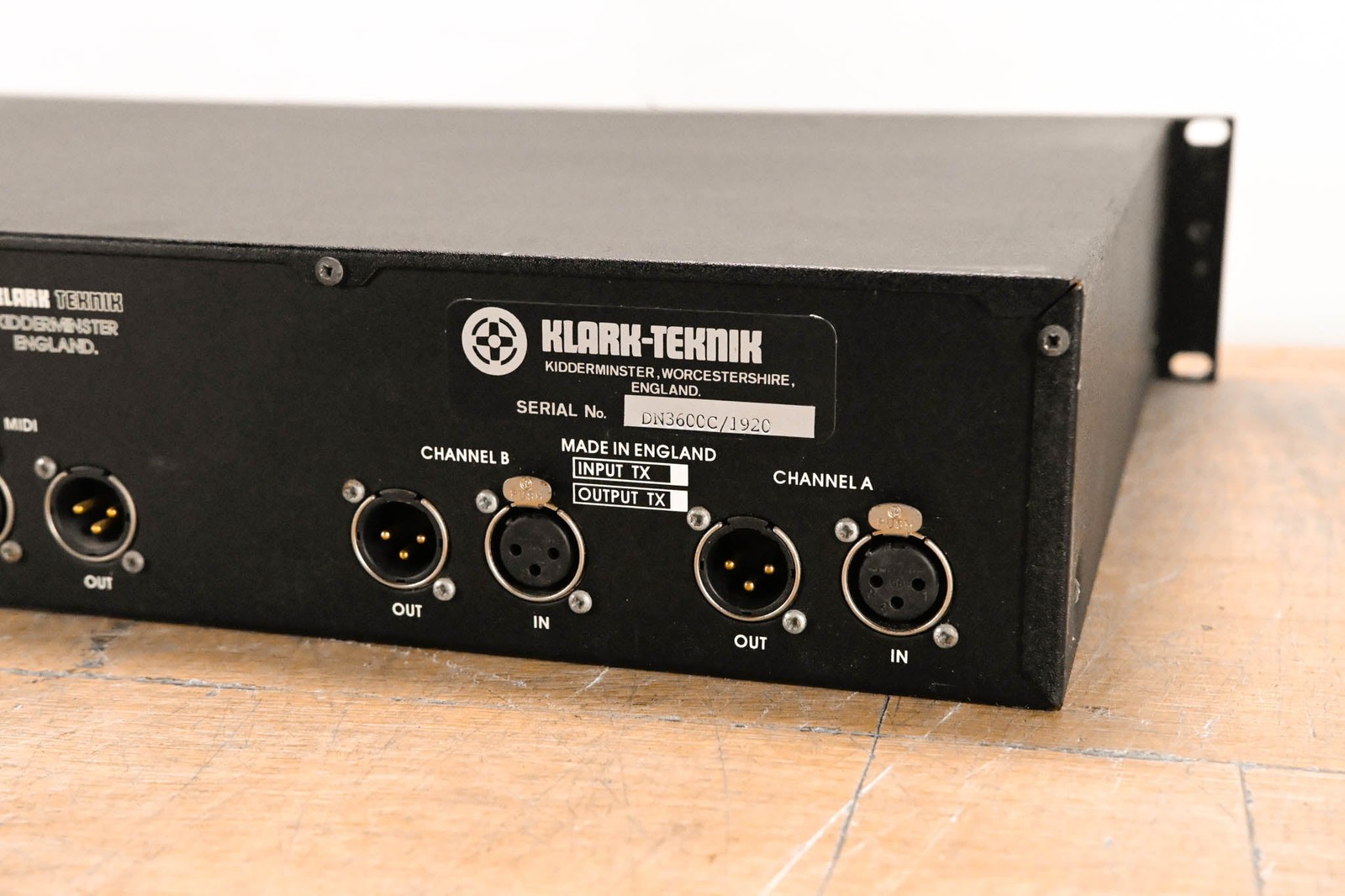 Klark Teknik DN3600 Programmable Graphic Equalizer CG01XTR