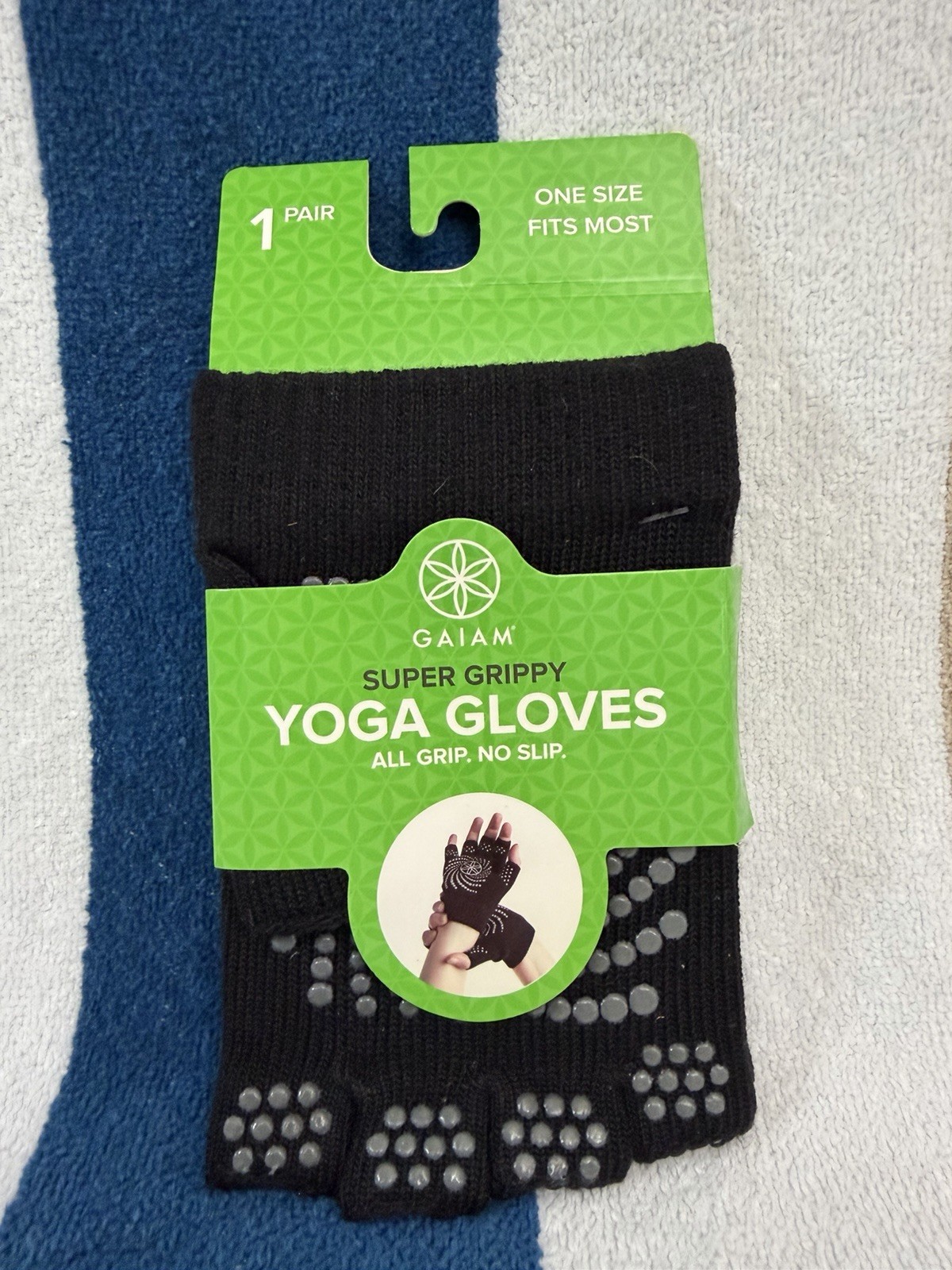 Gaiam Super Grippy Yoga Gloves Women  All Grip No Slip One Size Black w/Gray dot