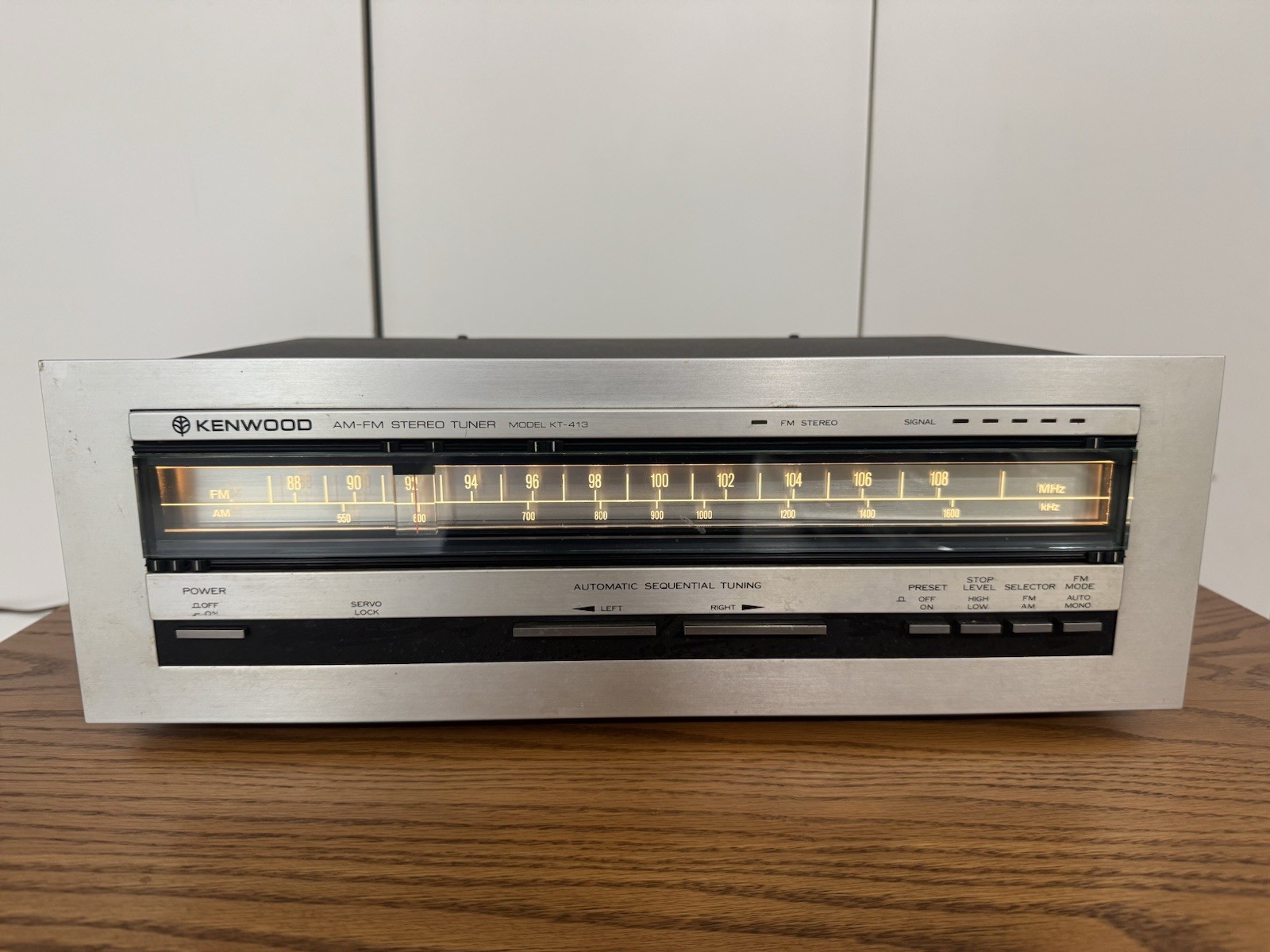 Kenwood KT 413 AM/FM Radio Tuner Servo Automatic Tuning