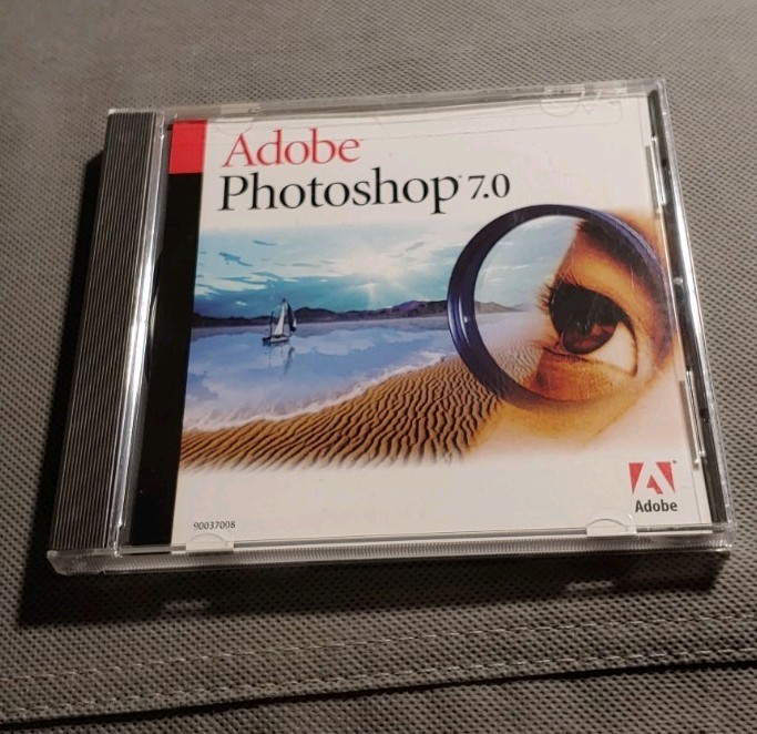 Adobe Photoshop 7.0  (Macintosh) Upgrade Software CD, With Serial Numbers (LN)