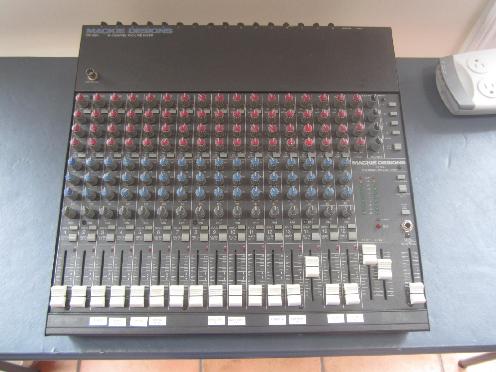 Mackie CR1604 16-Channel Mic/Line Mixer w/Mackie XLR10 EXPANDR & PwrCORD - WORKS