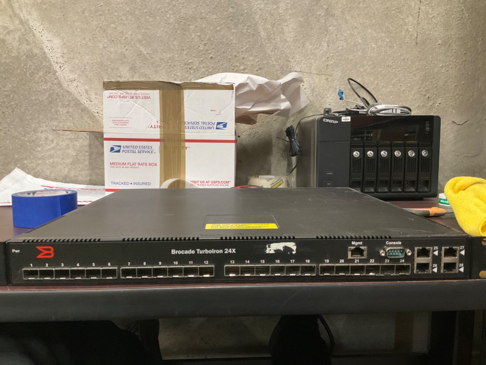 Brocade TI-24X-AC TurboIron 1U, 24 ports of 1 GbE/10 GbE SFP+