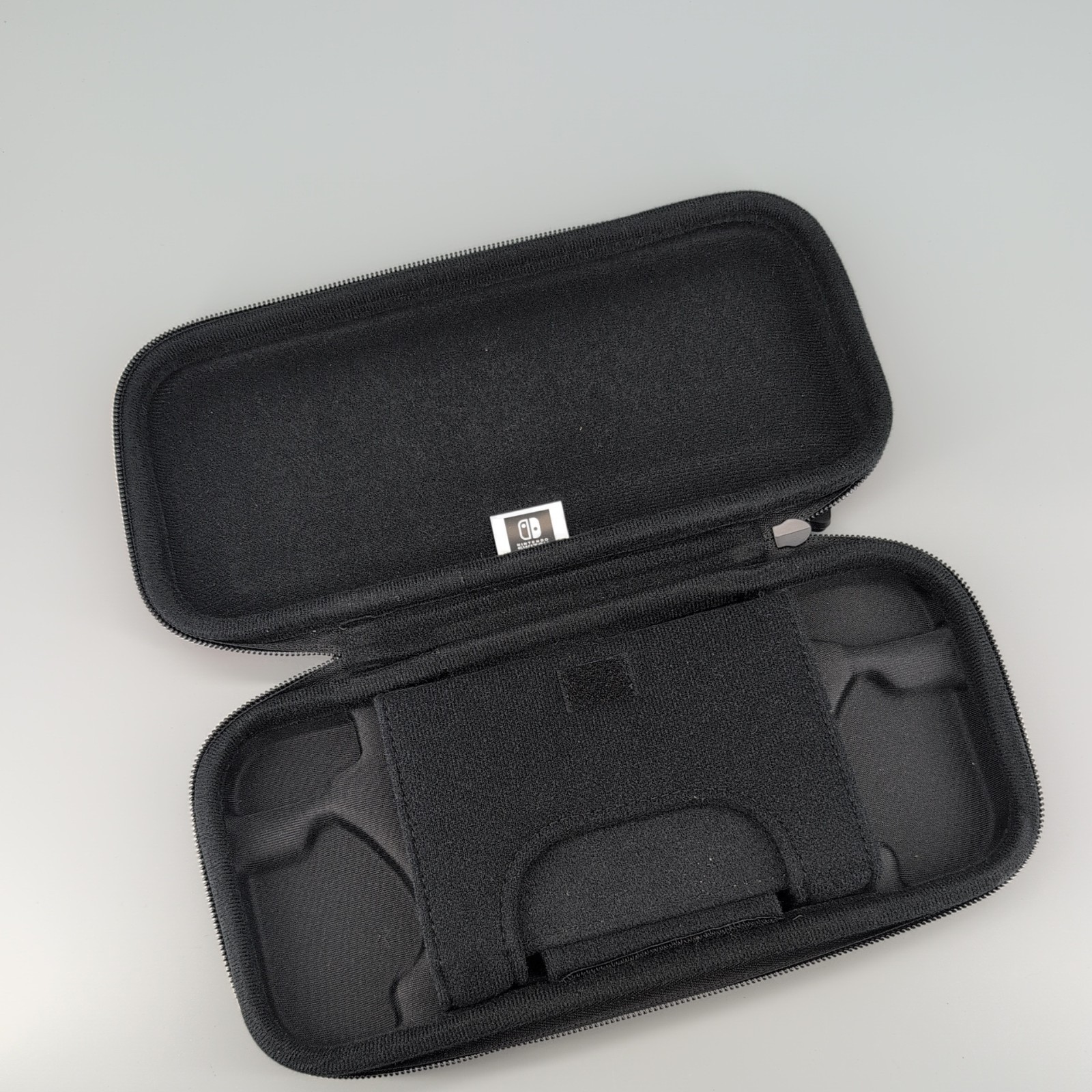 Nintendo Switch Traveler Case Red