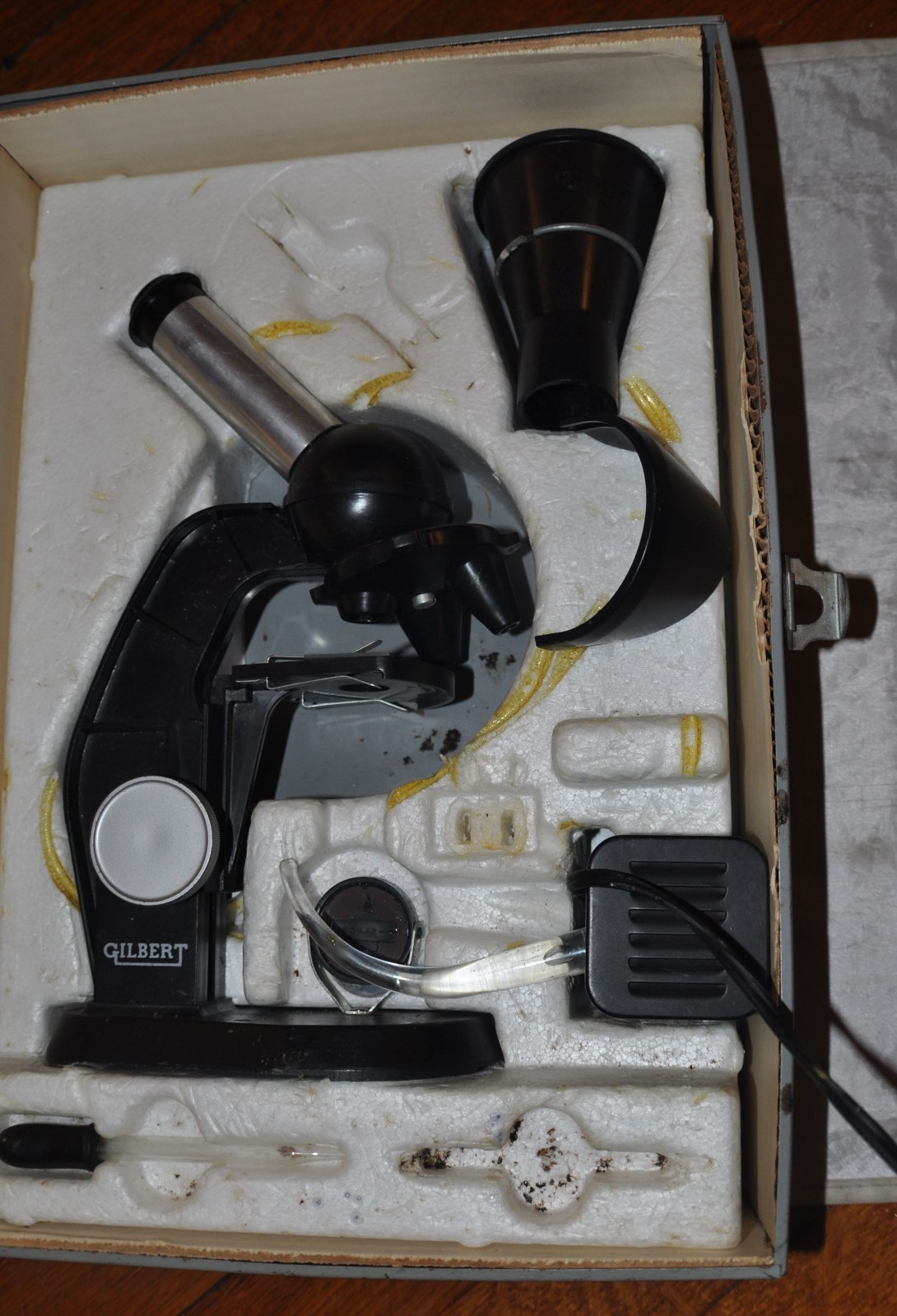 VINTAGE GILBERT MICROSCOPE AND LAB SET #13021