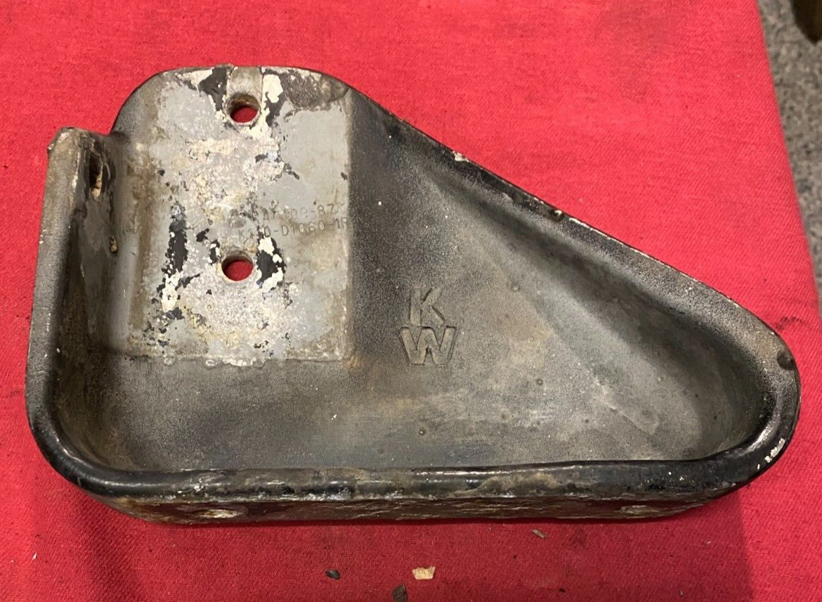 KENWORTH CROSSMEMBER GUSSET,  BRACKET K140-D1660-1R, K140-1160-1R  RH