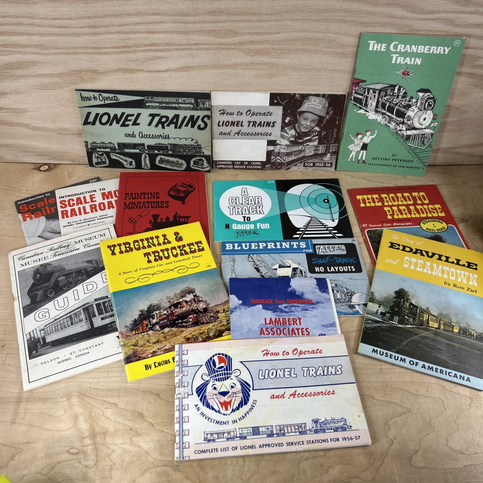 Lot of 14 VTG 50s - 70s Model Train Railroading How To Books Guides Plans Lionel