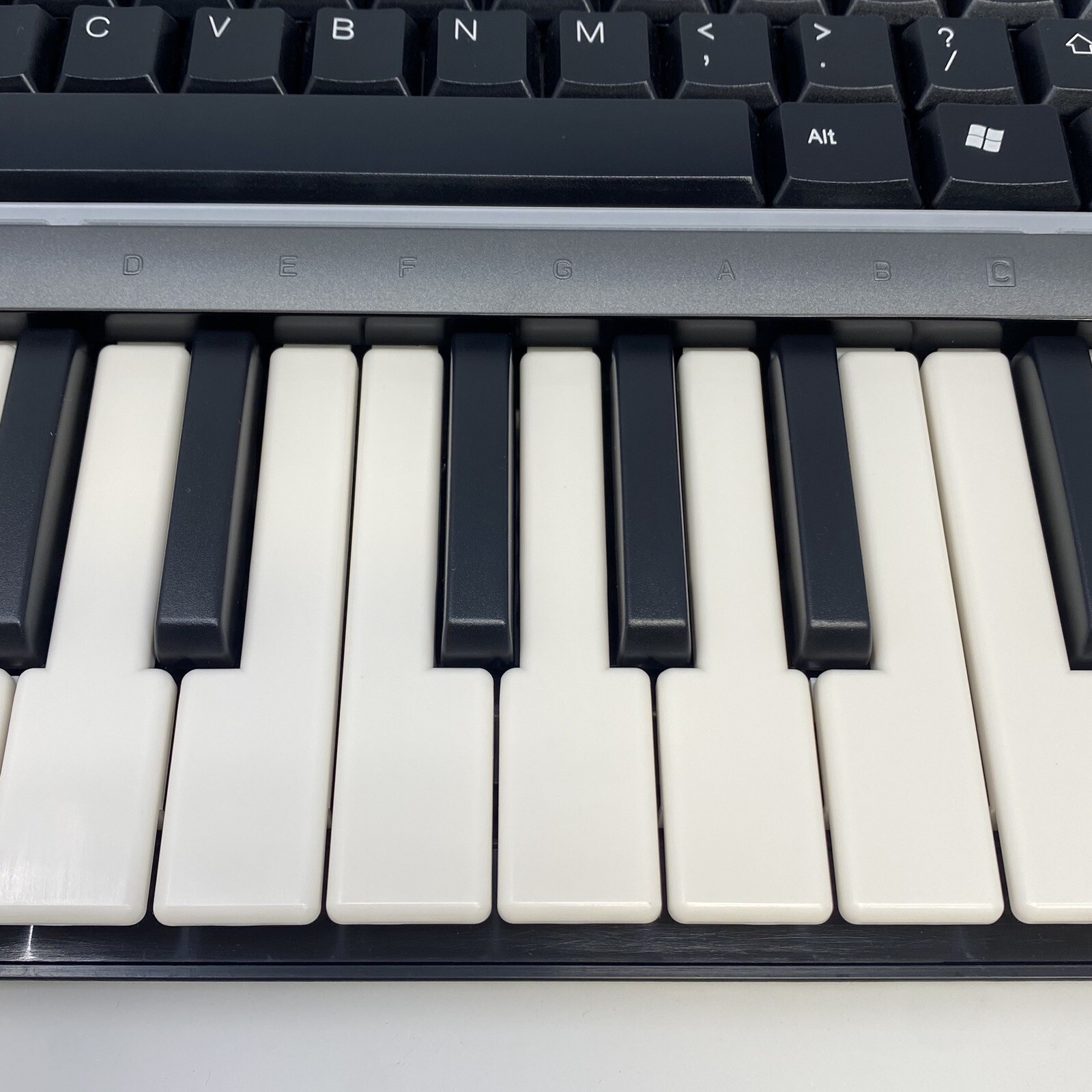 Creative Prodikeys CF0040 PC Midi Multimedia Integrated Music Keyboard USB