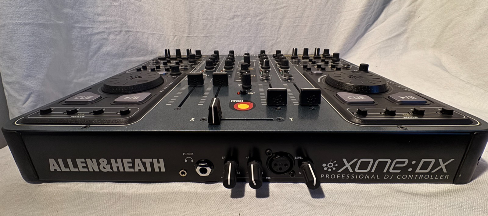 Allen & Heath. Xone DX DJ Controller