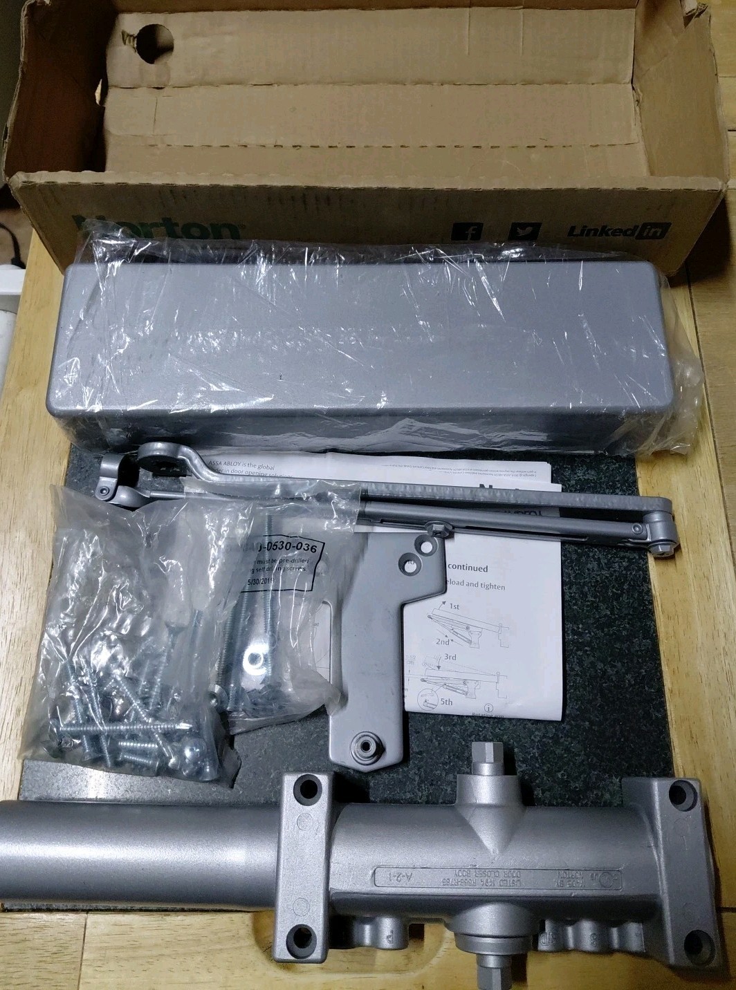 Assa Abloy Norton 7500HXTBGN Door Closer 689