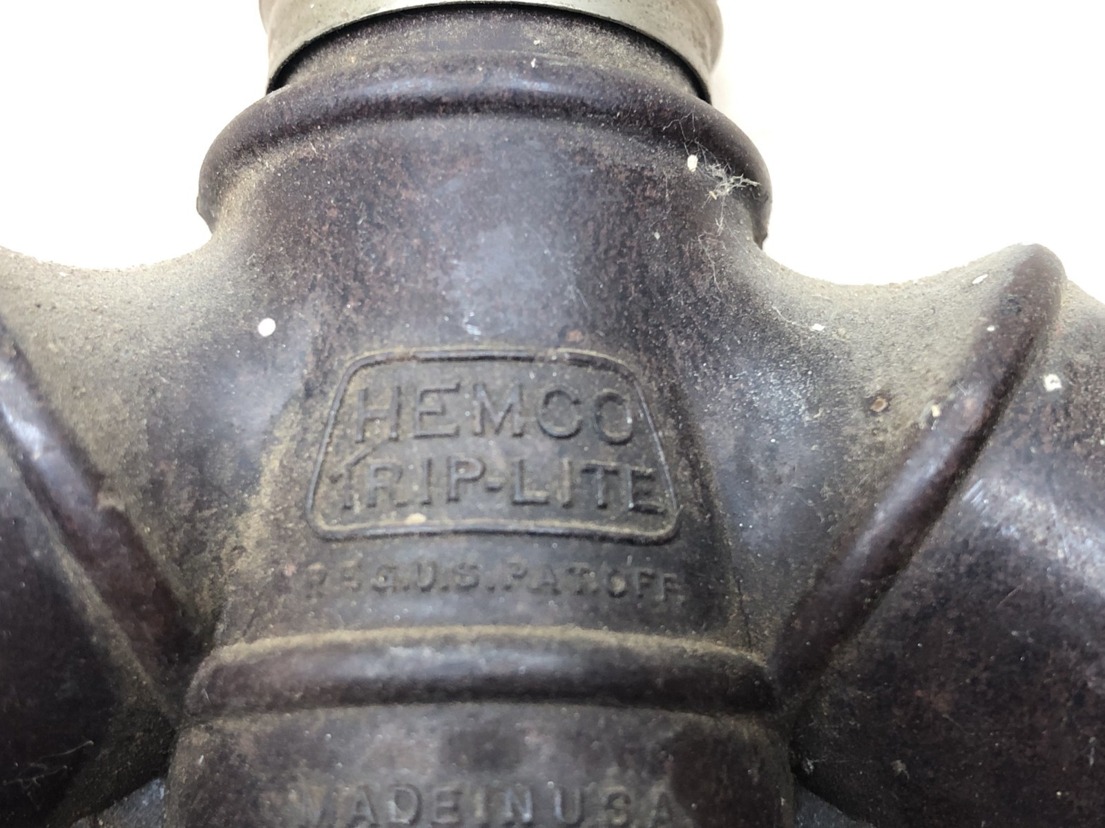 vintage Bakelight Hemco trip-lite Triple Socket + inserts