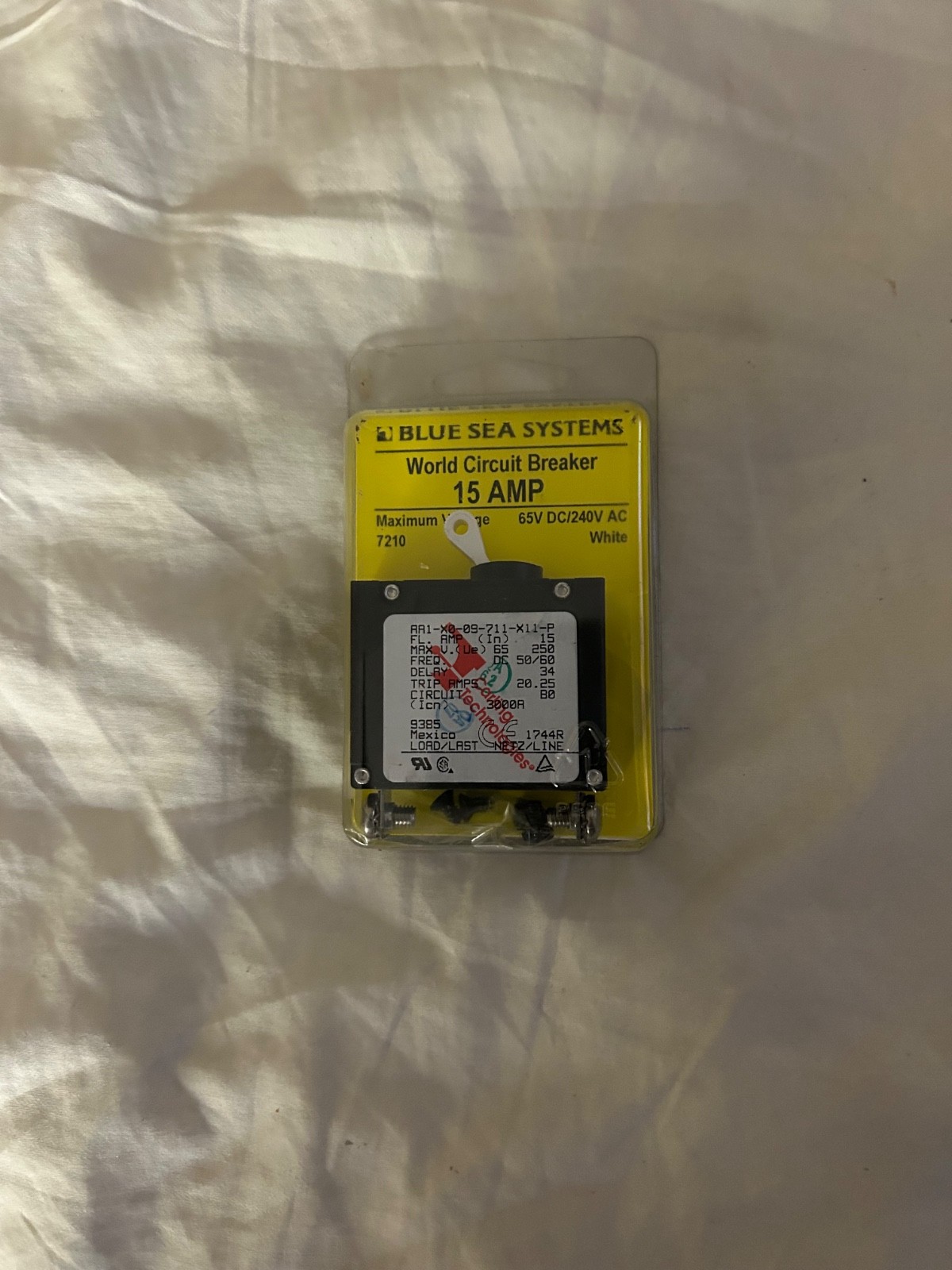 Blue Sea 7210 White Toggle Circuit Breaker 15 Amp