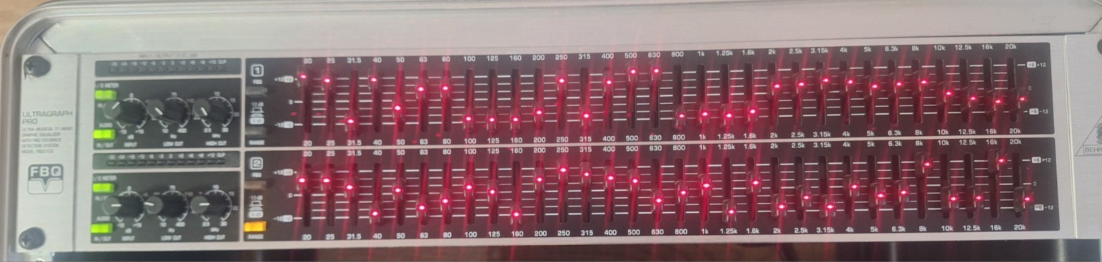 Behringer Ultragraph Pro 31-Band Graphic Equalizer FBQ3102 ( read description)