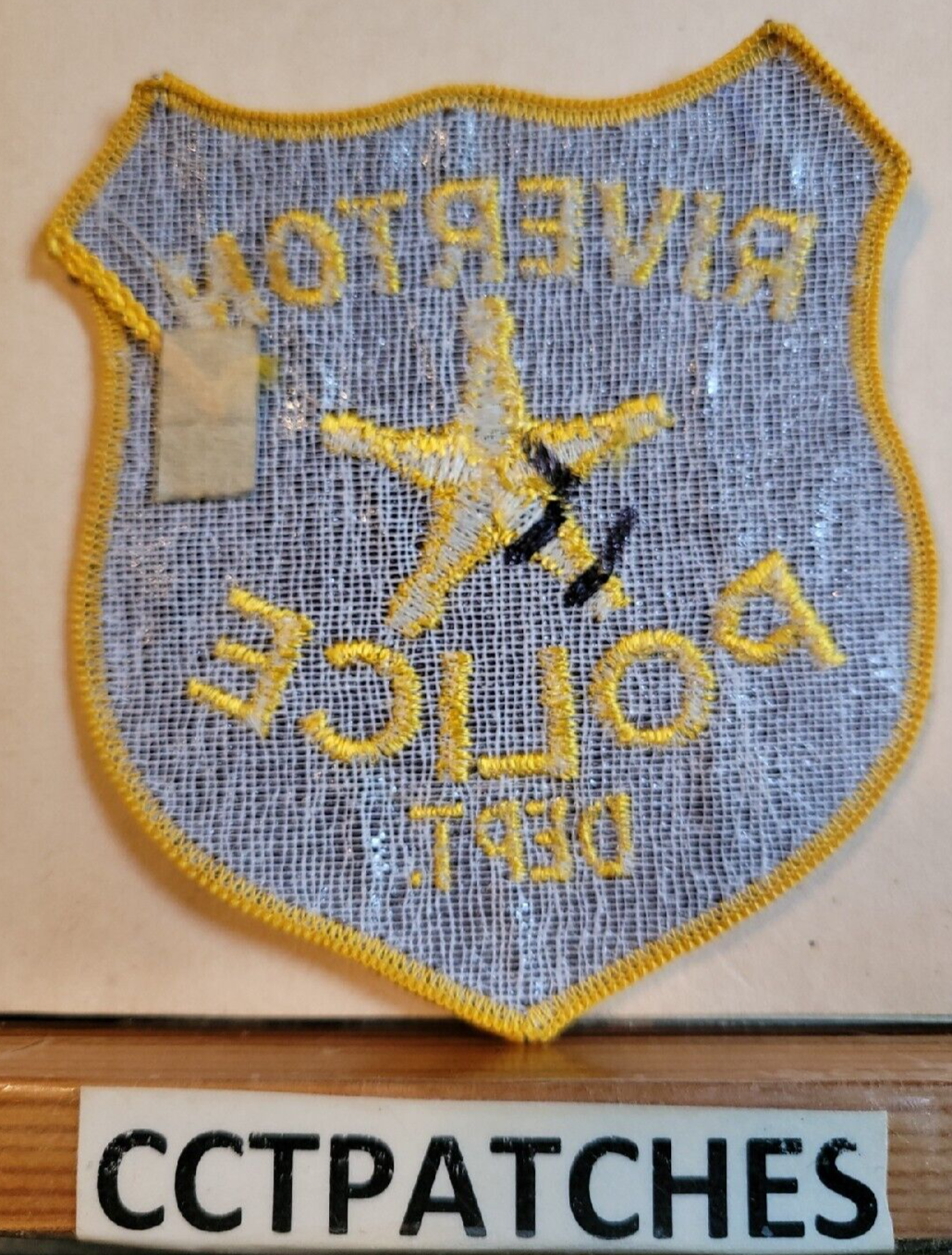 RIVERTON, ILLINOIS POLICE SHOULDER PATCH IL