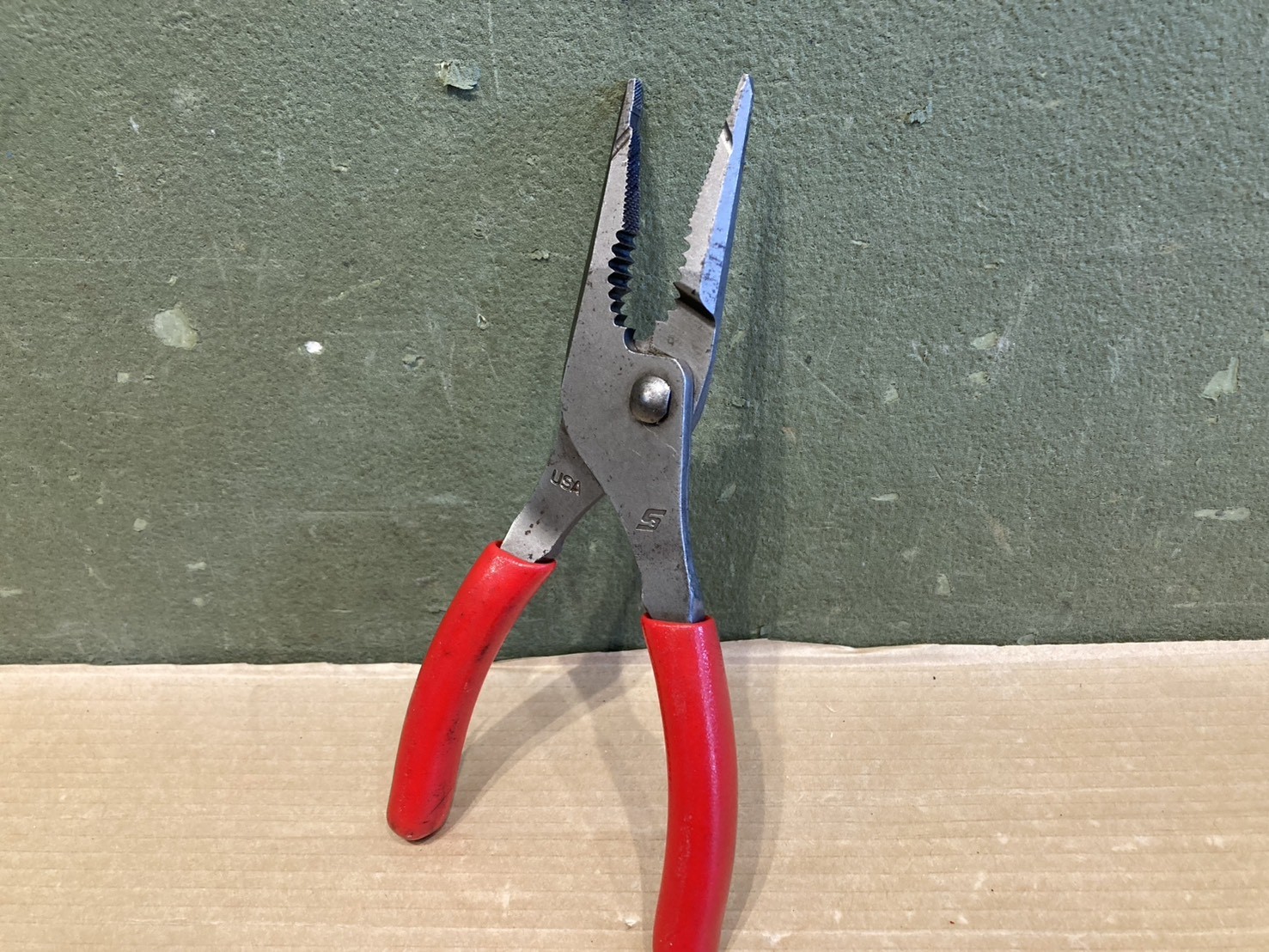 SNAP ON    7" Soft Grip Long Nose Slip Joint Pliers LN46ACF USED red