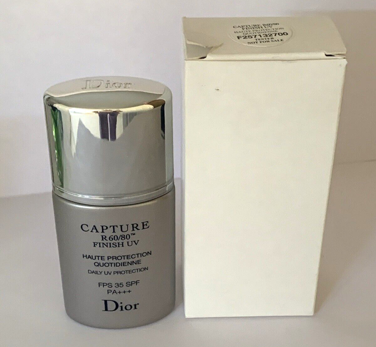 Dior Capture R 60/80 Finish UV Daily Protection SPF 35 Rare to find In white box
