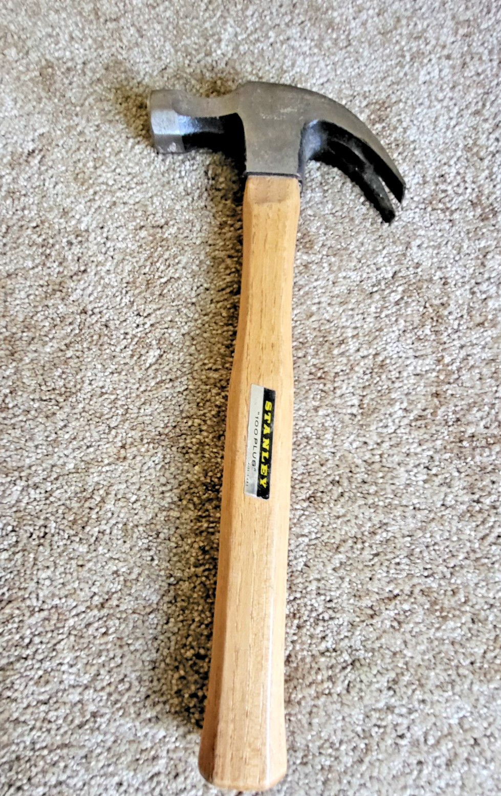 VINTAGE STANLEY 100 Plus Hammer  #101 20 oz.   NOS