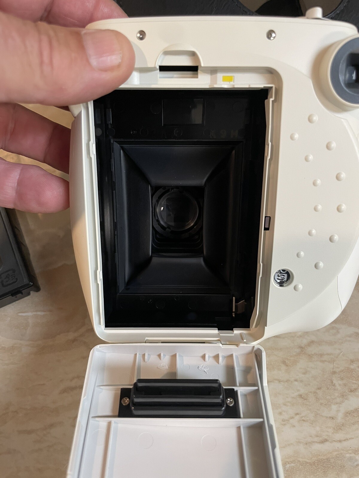 Fujifilm Instax Mini 7S White Auto Focus Built-in Flash Light Camera + Case Nice