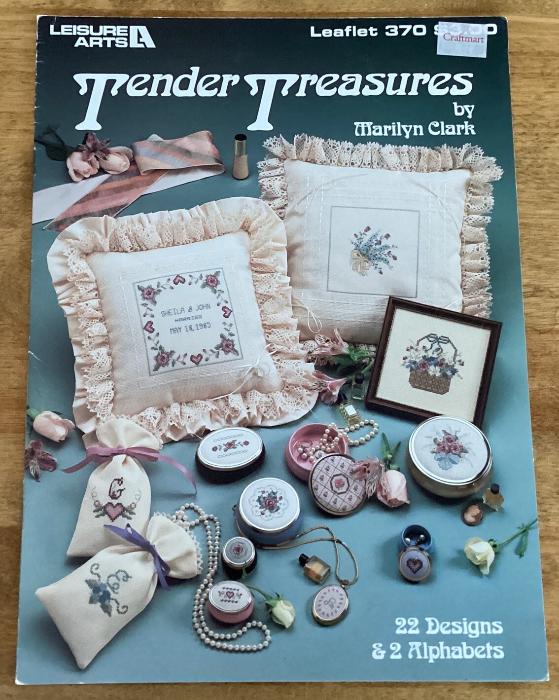LEISURE ARTS LEAFLET #370, TENDER TREASURES-Marilyn Clark, Cross Stitch, 1985
