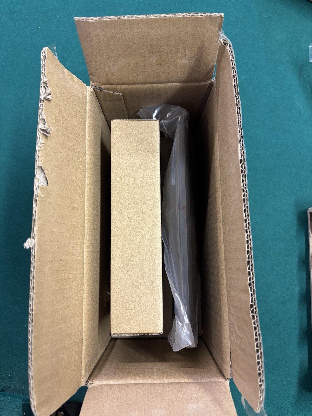 Elo I-Series 4 Android All-in-One (Part Number E247518)