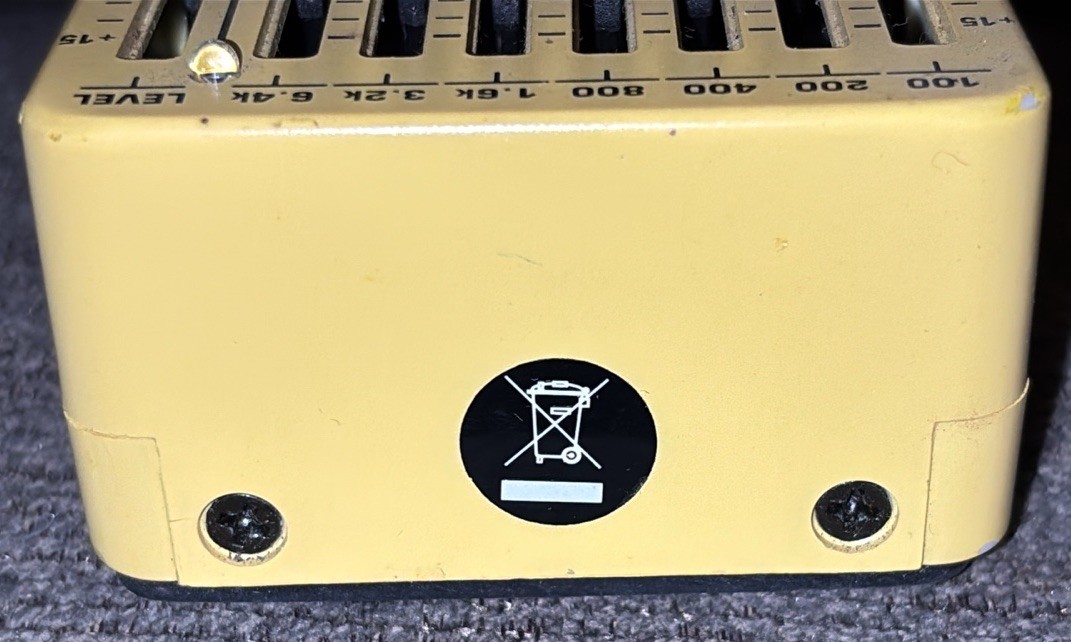 BEHRINGER GRAPHIC EQUALIZER EQ700 7 BAND PEDAL GERMANY YELLOW
