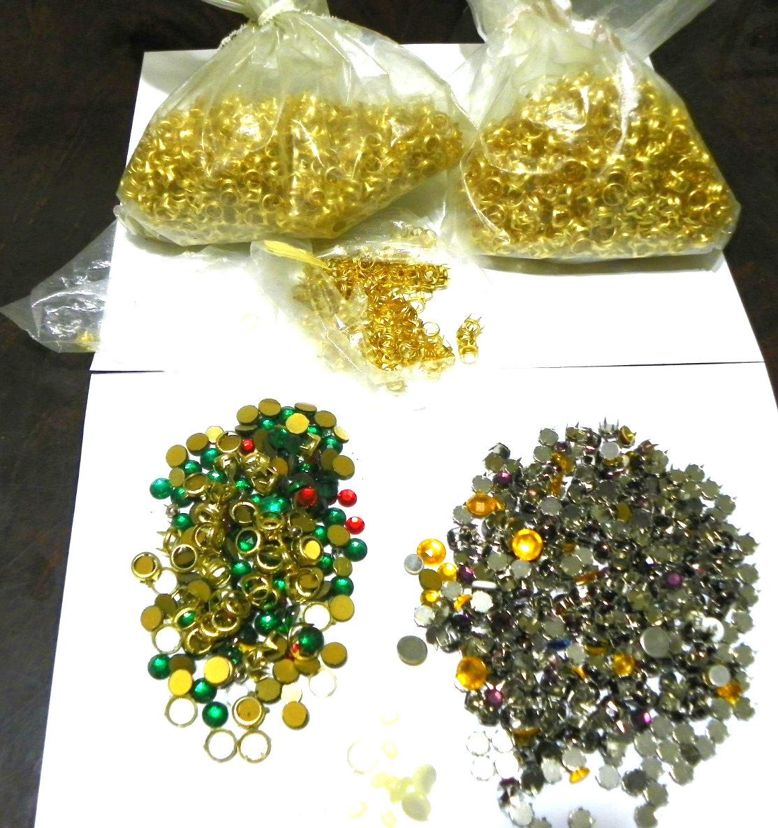 Large lot 1.6 lb Rivoli Round Metal Silver Goldtone Claw Setting & Rhinestones