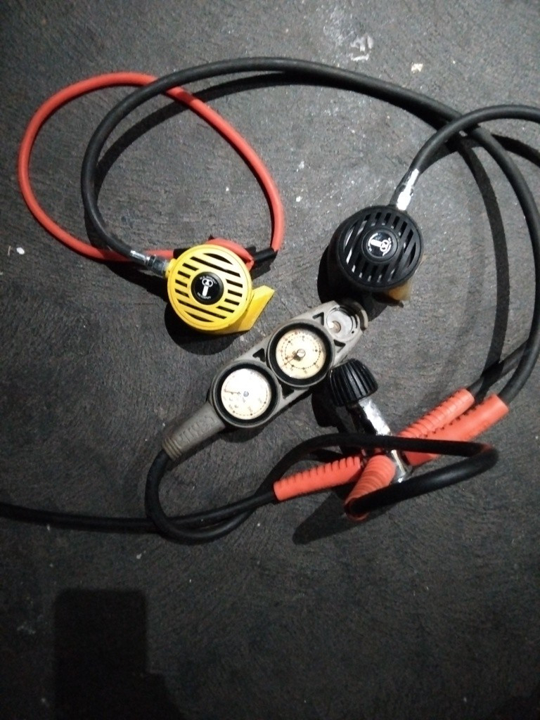 Scuba  Set Tenka Gauge  Regulators Octopus & Conshelf 21 Wth X 2 Weight Belts
